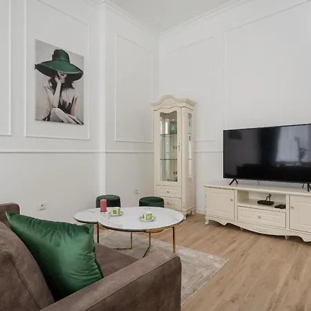 Appartement Jednosci Narodowej Stylowy Apartament By Renters