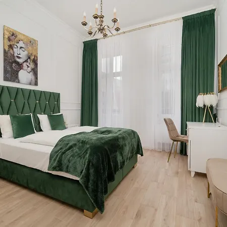 Jednosci Narodowej Stylowy Apartament By Renters 아파트